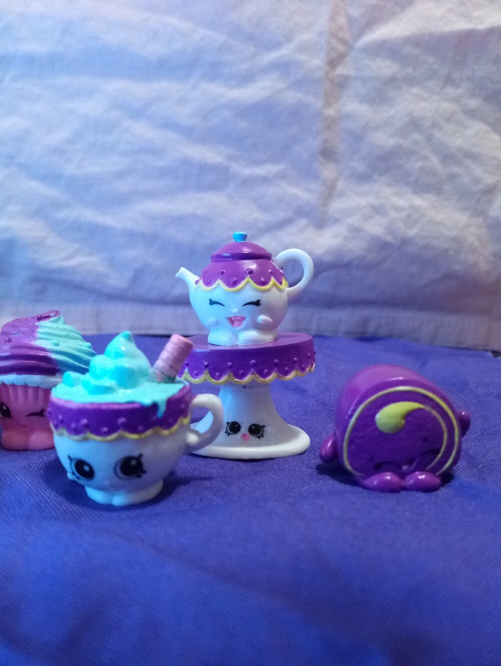 Shopkins Season 3 Food Fair Cupcake Collection 2016 Playset - Picture 7 of 8